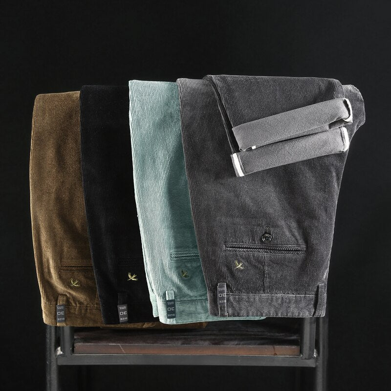 Lars, zachte geribde broek met middelhoge taille