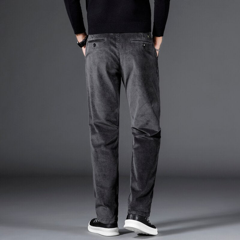 Lars, zachte geribde broek met middelhoge taille