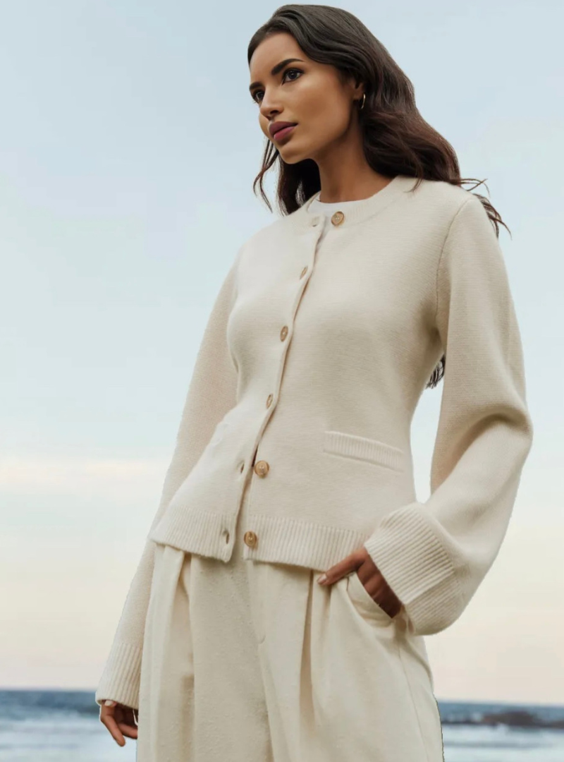 ÉLISÉ – Zachte Knopen Cardigan voor Elke Dag Elegantie