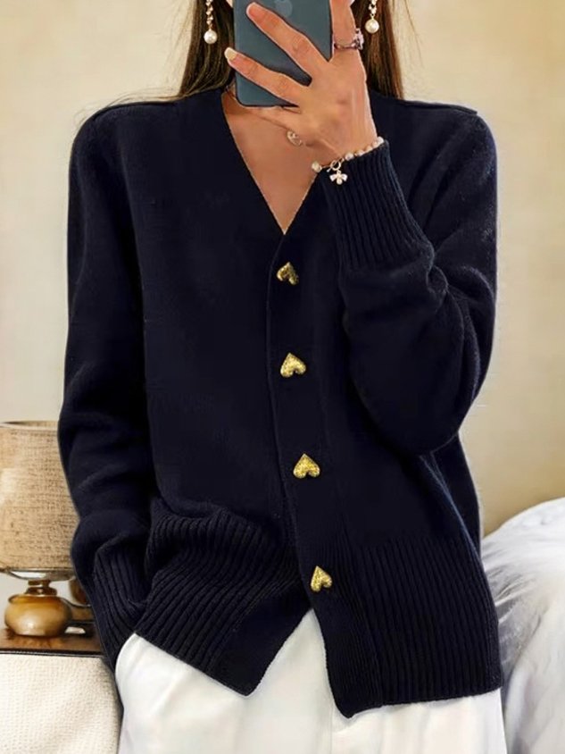 Liliane – elegante cardigan met hartjesknopen